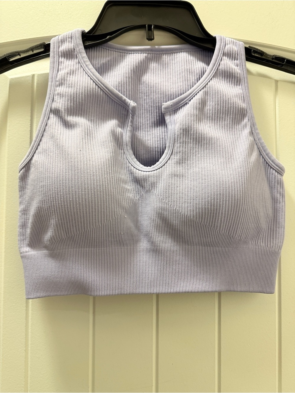OQQ Seamless Ribbed Keyhole Sports Bra - Lavender